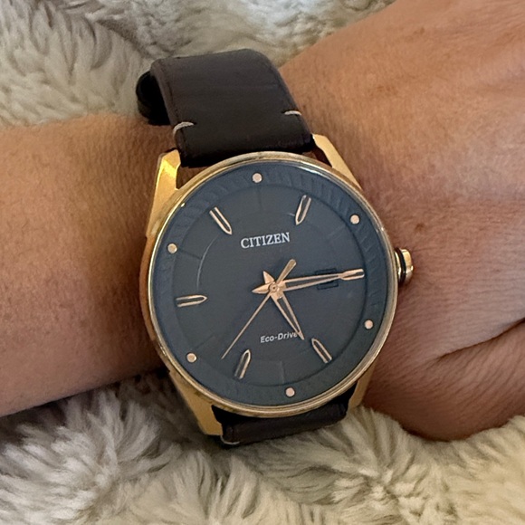 Citizen Eco-Drive Men's Watch with Brown leather Strap - Picture 8 of 8